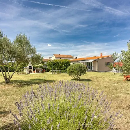 Family Friendly House Kacana - Happy Holiday home *