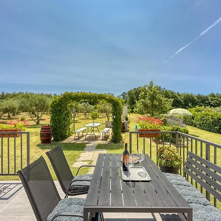 Ferienhaus Family Friendly House Kacana - Happy
