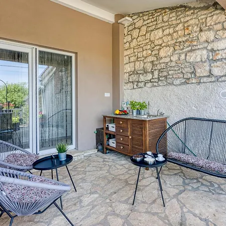 Prázdninový dům Family Friendly House Kacana - Happy Vodnjan