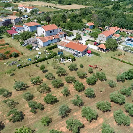 Ferienhaus Family Friendly House Kacana - Happy