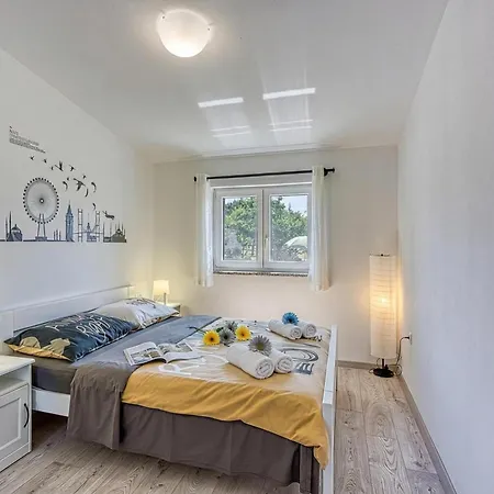 Family Friendly House Kacana - Happy *