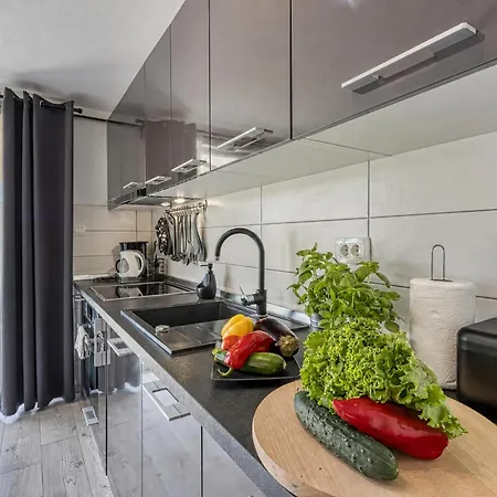 Vakantiehuis Family Friendly House Kacana - Garden & Bbq - Happy *